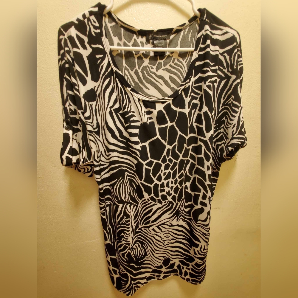 INC International Concepts Black and White Graphic Short Sleeve Tunic
